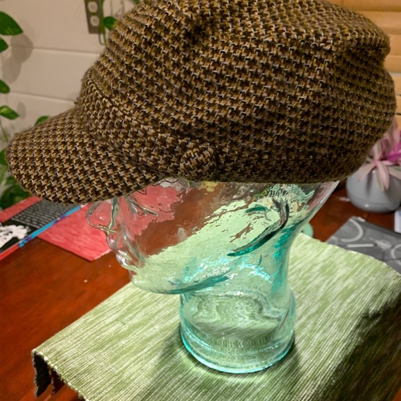 Hat - Picture 3 of 4